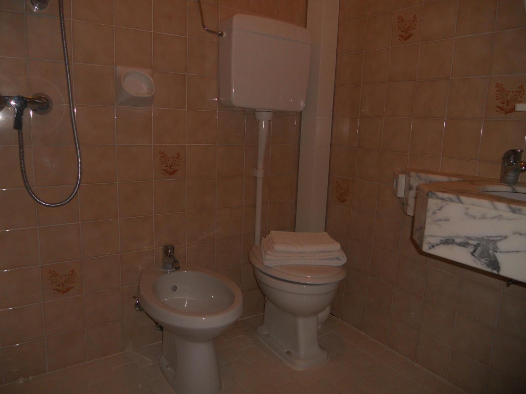 Hotel Pigalle Римини Экстерьер фото